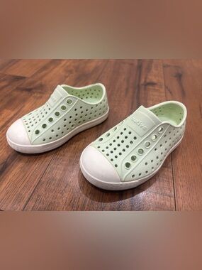 Native Jefferson Slip On Shoe Mint Green Little Kid Size C5 Lightweight Summer